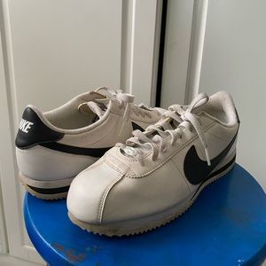 NIKE SHOE